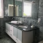 Fabulous Architect By The W/sea View! Villa *