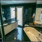 Fabulous Architect By The W/sea View!