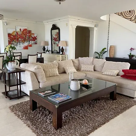 Fabulous Architect By The W/sea View! Villa
